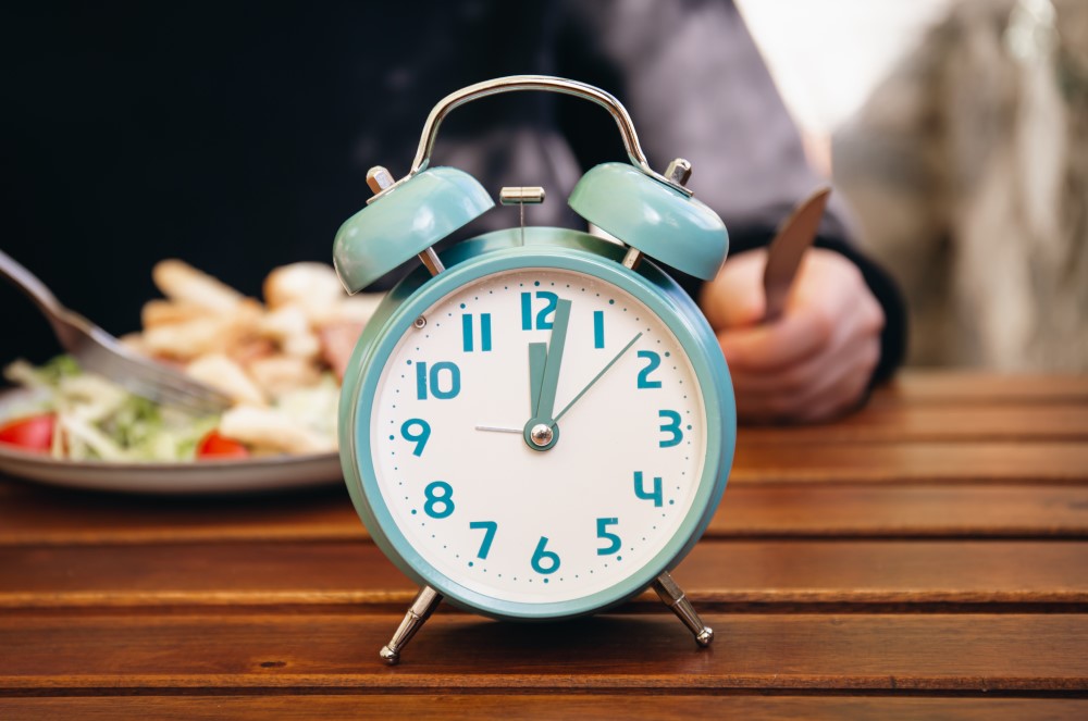  To Fast or Not to Fast: The Pros and Cons of Intermittent Fasting for Bodybuilders
